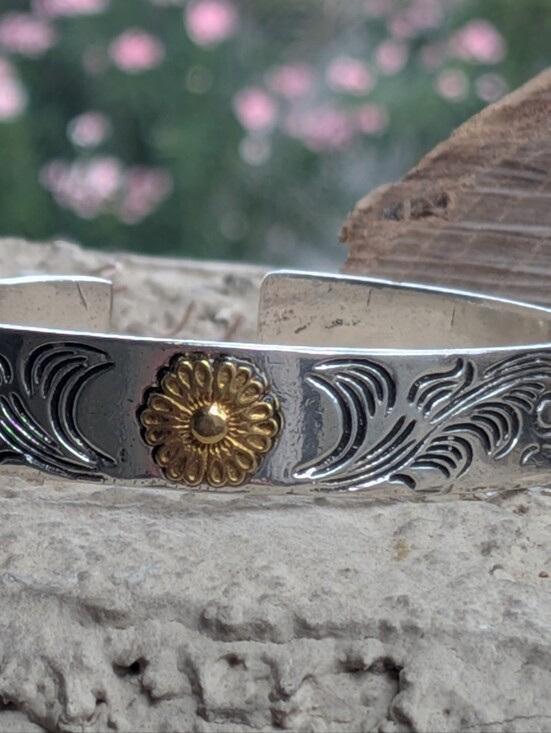 Jewelry - 26g Sterling Silver Cuff Bracelet w/ 18K Gold Daisy Overlay NEW!